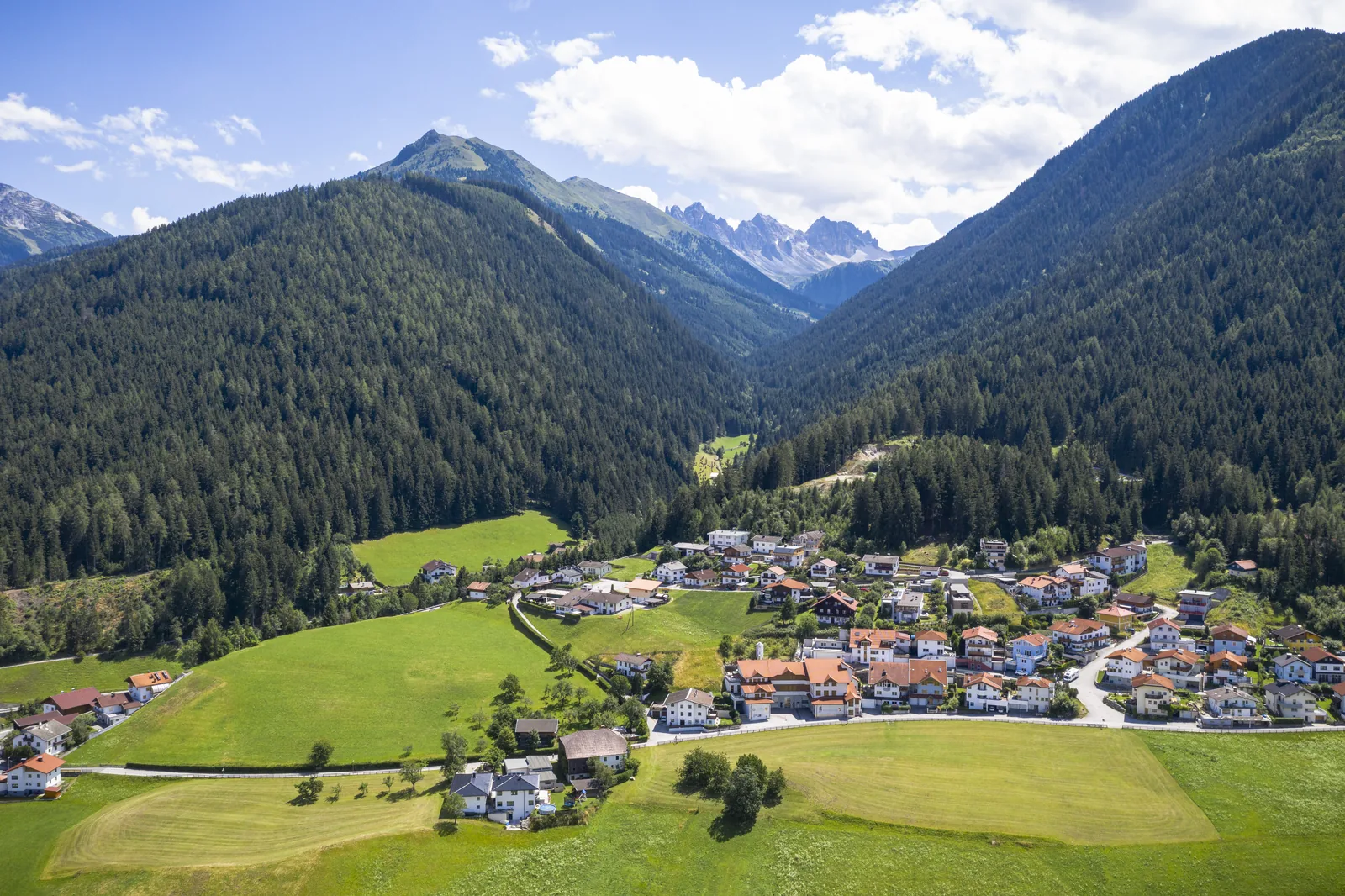 Grinzens im Westlichen Mittelgebirge