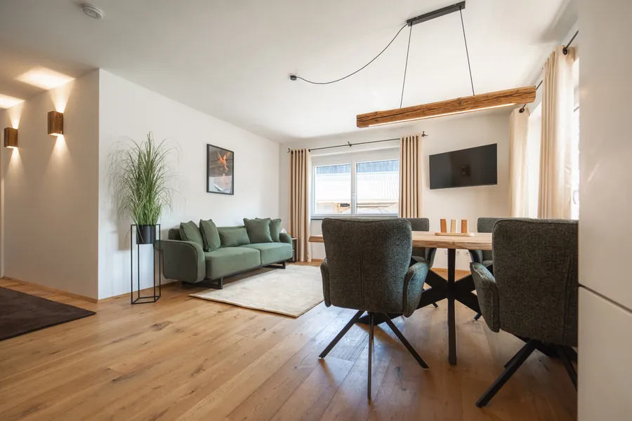 Wohn- und Essbereich im Apartment Fuchsbau
